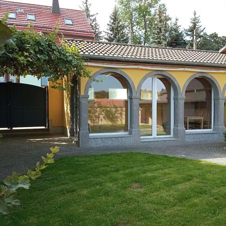 Haus Toskana, Kleines Ferienhaus Im Toskanagarten Bad Sulza Buitenkant foto