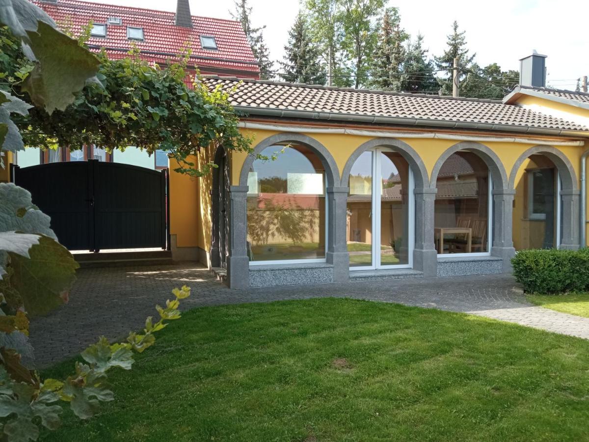 Haus Toskana, Kleines Ferienhaus Im Toskanagarten Bad Sulza Buitenkant foto